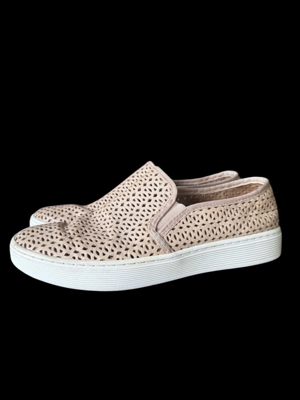 SOMERS  II LADIES SLIP ON SNEAKERS BY Softt LADY SIZE 8 1/2 VERY GOOD CONDITION